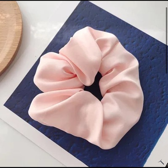 Light Pink Scrunchie - Picture 1 of 1